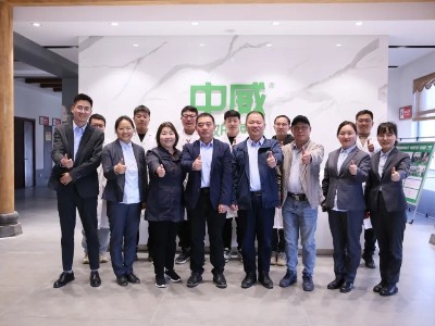 中國無(wú)機鹽工業(yè)協(xié)會(huì )生物刺激劑專(zhuān)業(yè)委員會(huì )劉健主任一行蒞臨中威交流指導